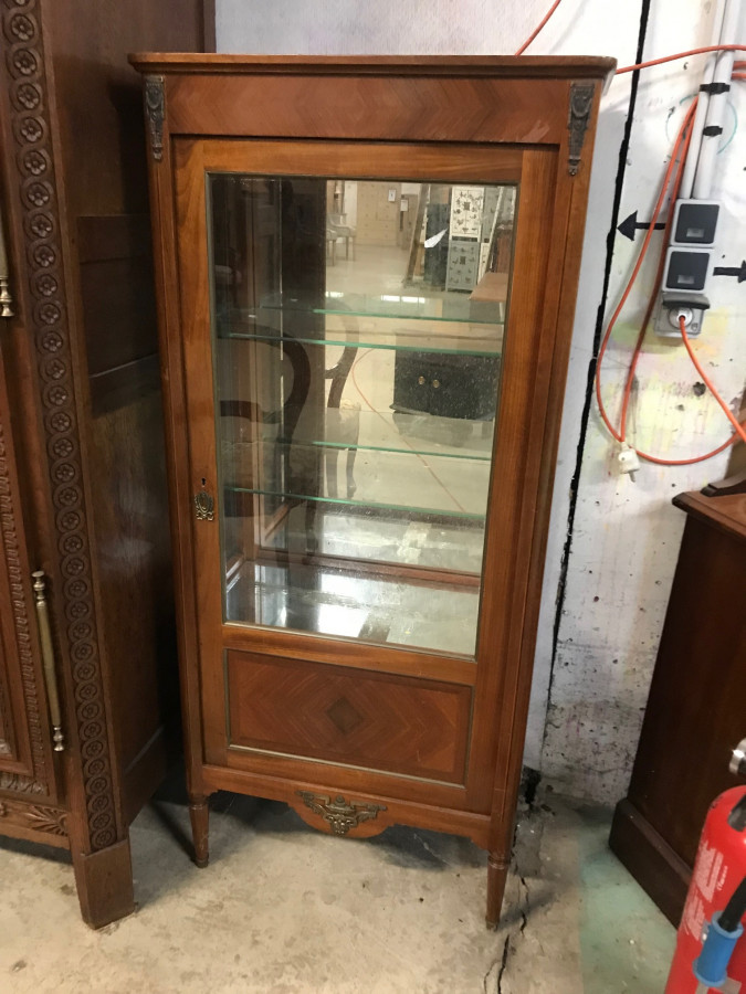 Vitrine style Louis XVI