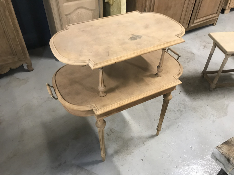 Table à thé décapée