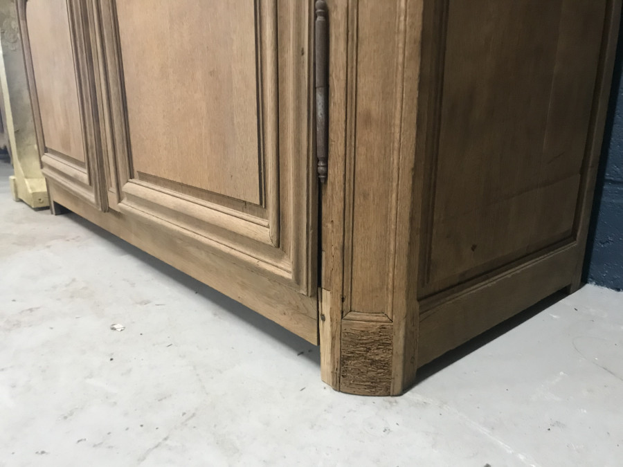 Grande armoire en chêne décapée