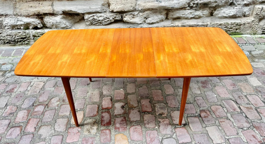 Table scandinave en teck