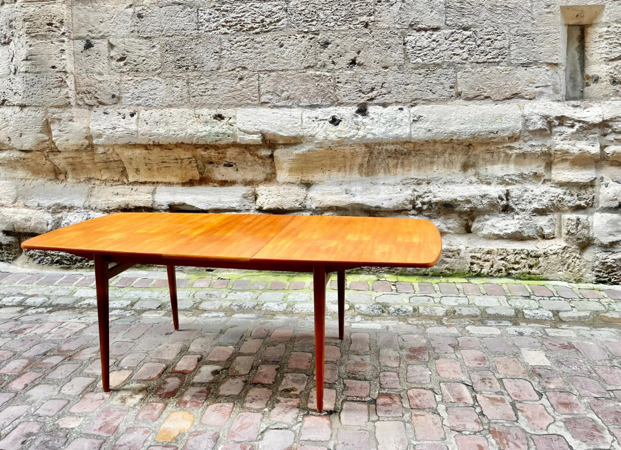 Table scandinave en teck