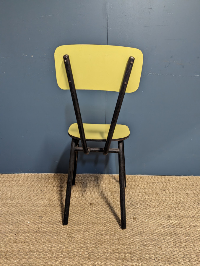 Chaise en Formica jaune