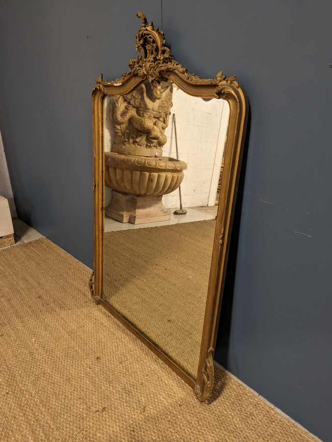 Miroir doré de style Louis XV