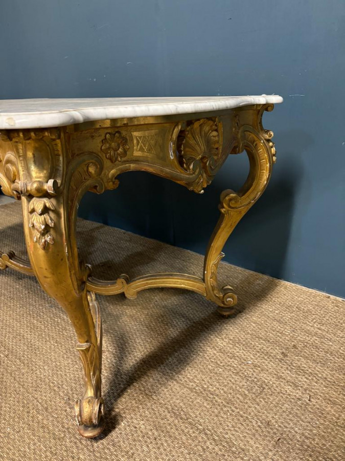 Console de style Louis XV en bois doré