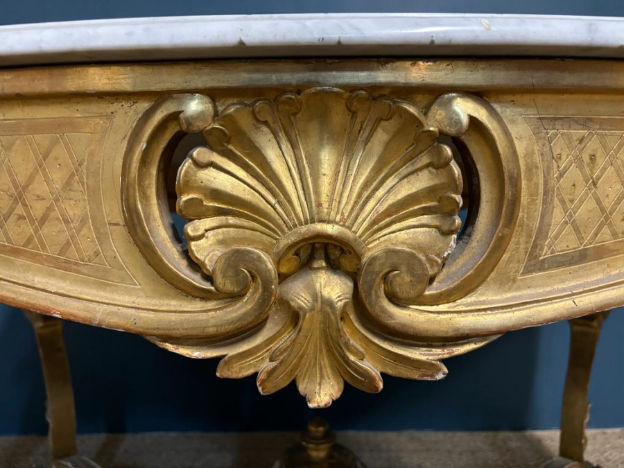 Console de style Louis XV en bois doré