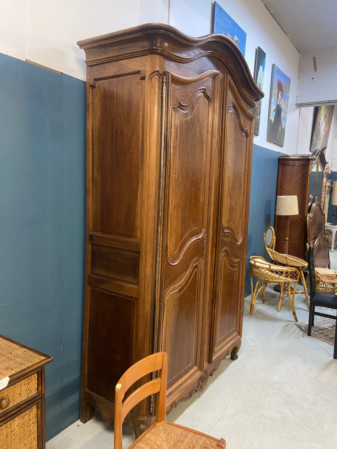 Grande armoire de style Louis XV