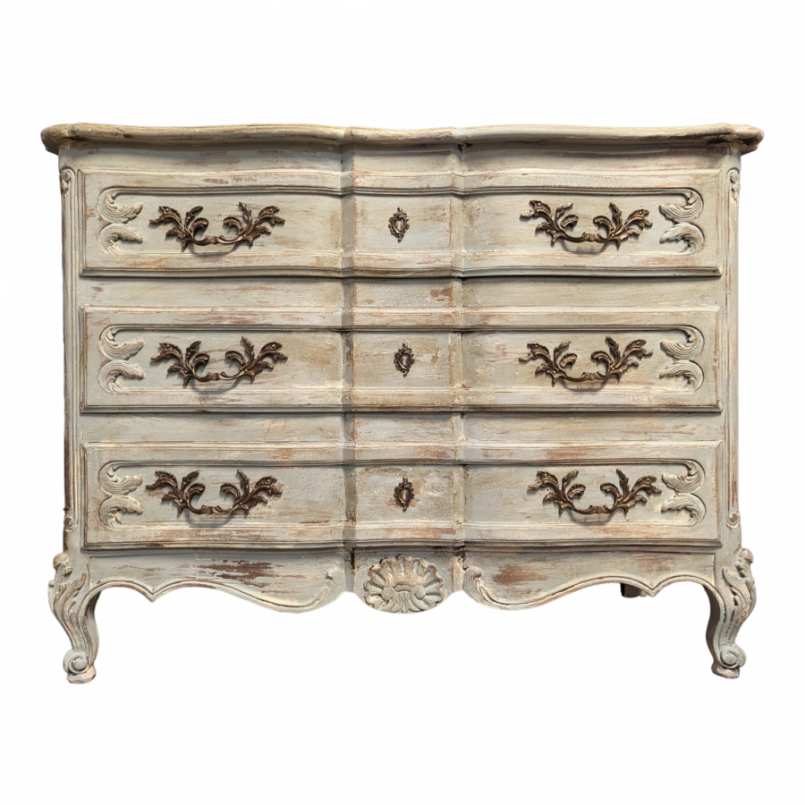 Commode de style Louis XV patinée