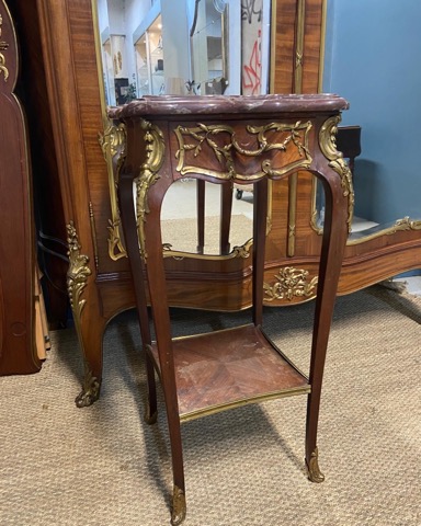 Chambrée de style Louis XV en bois de rose