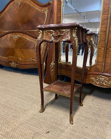 Chambrée de style Louis XV en bois de rose