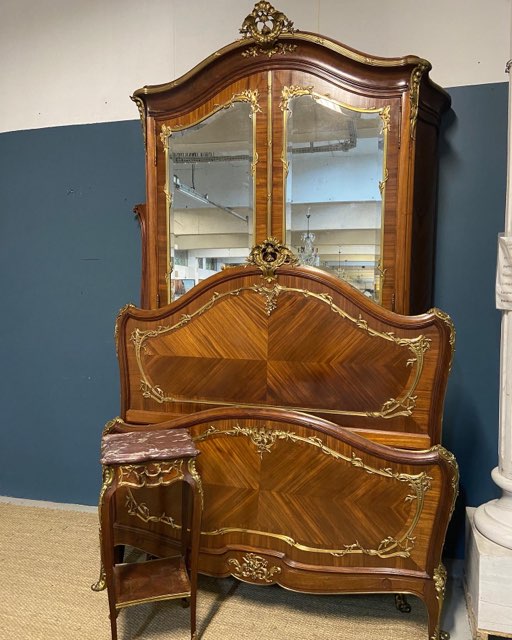 Chambrée de style Louis XV en bois de rose