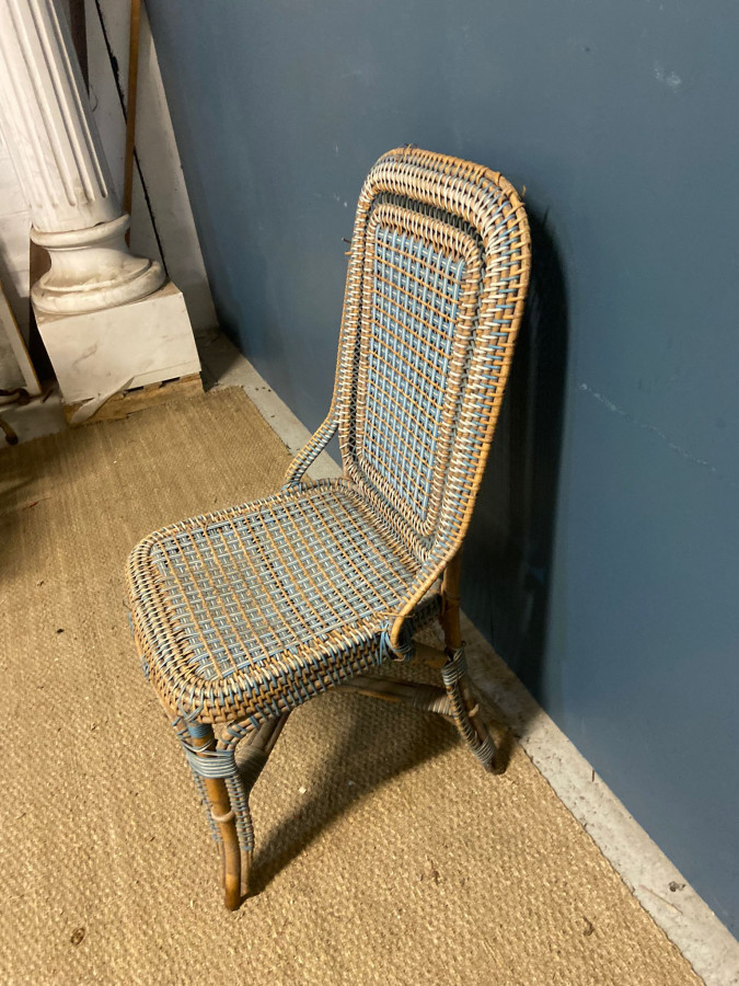 Chaise en Rotin bleu et blanc