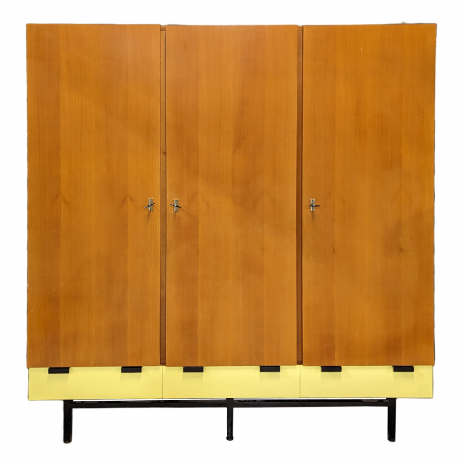 Armoire en plaquage de noyer et formica