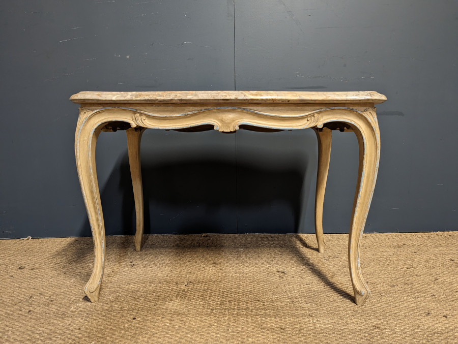 Table d'appoint de style Louis XV réchampi plateu marbre