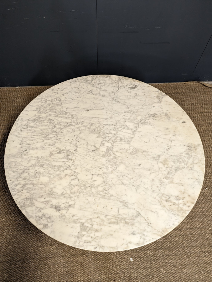 Table dans le style de Osvaldo Borsani