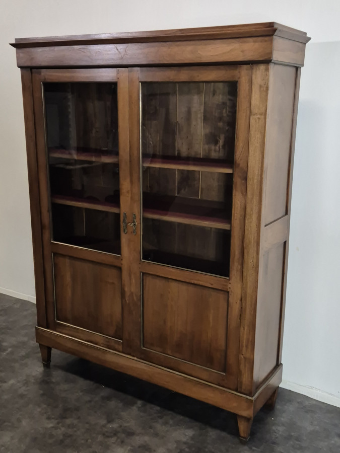 Vitrine bibliothèque de style Directoire en Noyer