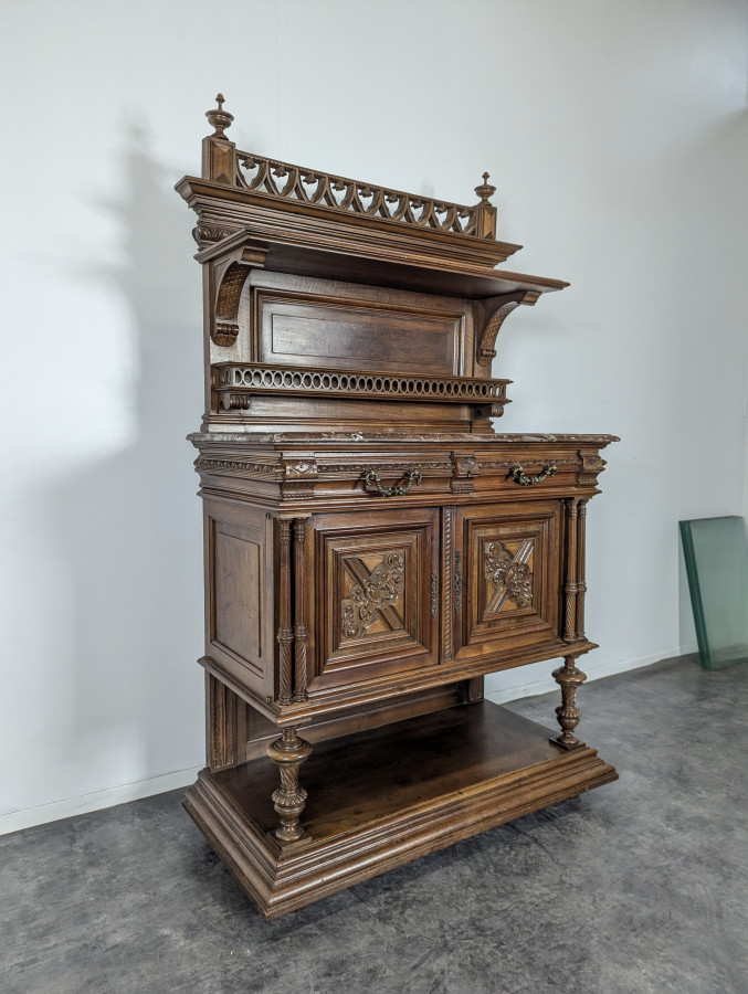 Desserte en Noyer de style Renaissance