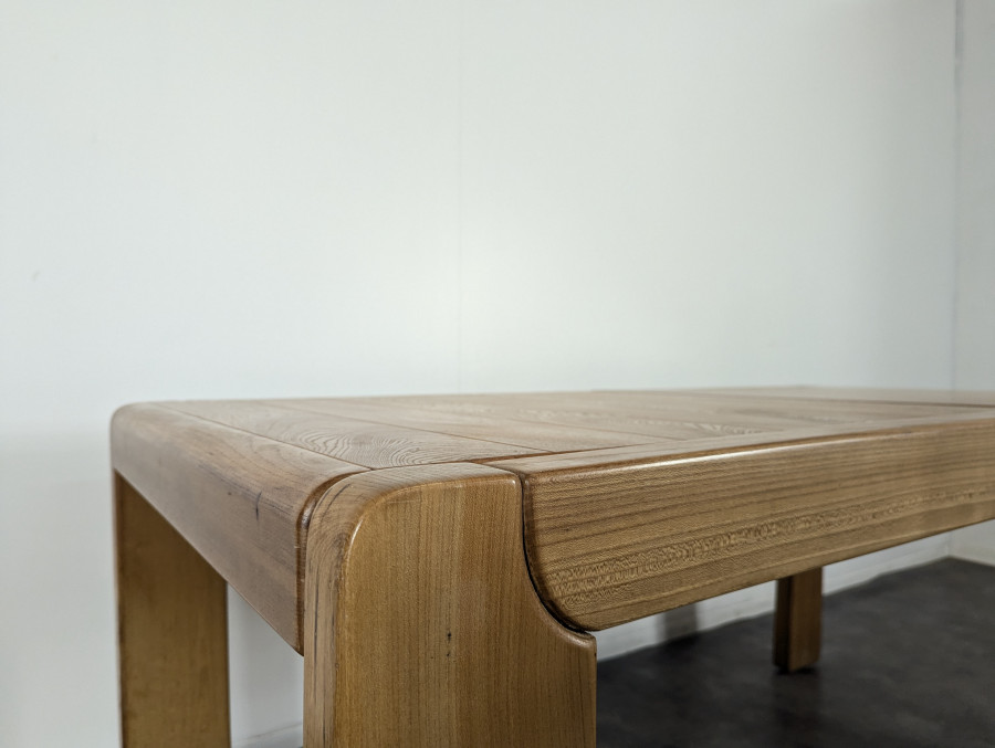 Table en orme massif de la maison regain