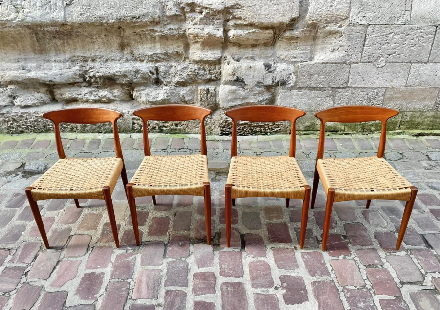 Série de 4 chaises en Teck de Arne Hovmand Olsen