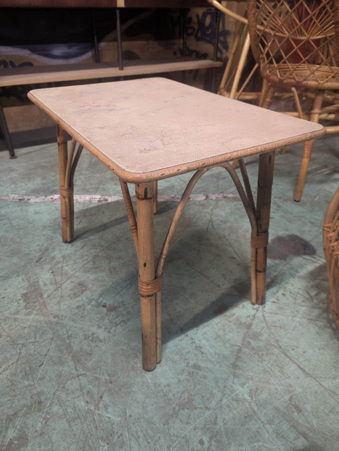Table d'appoint en rotin