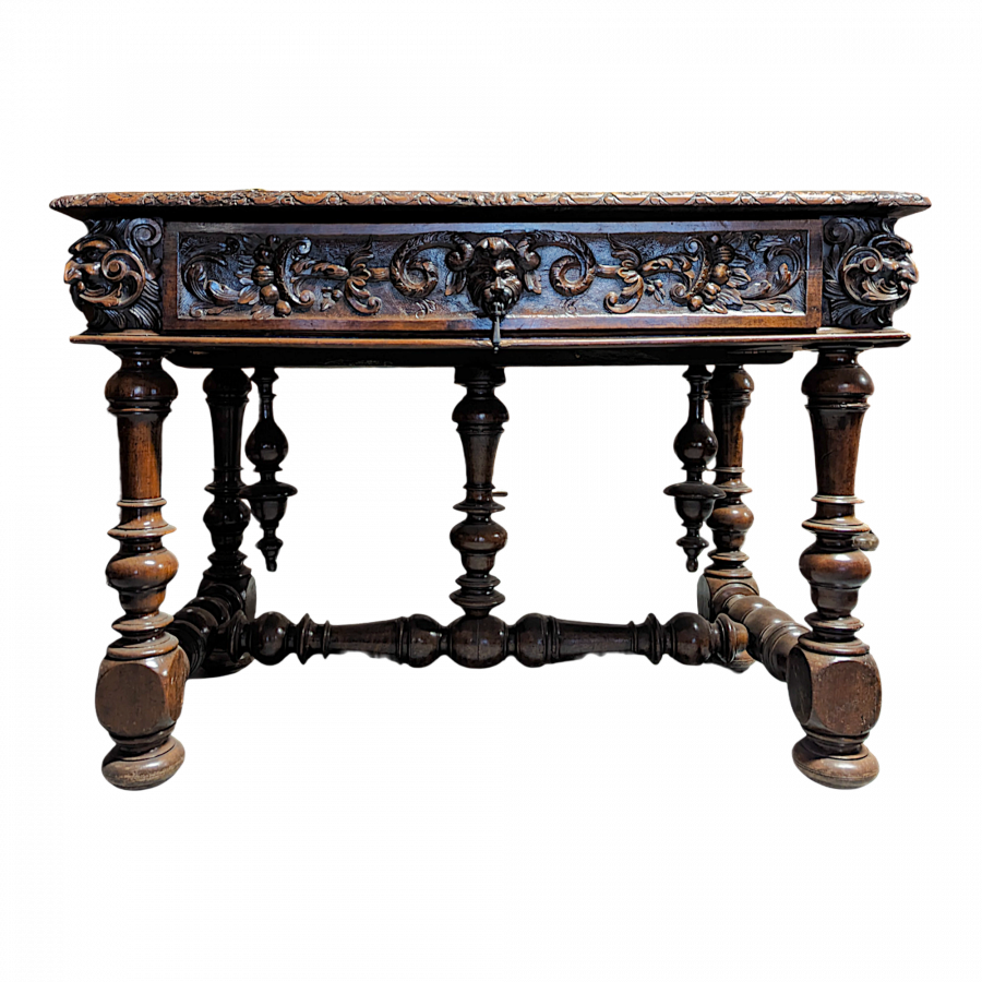 Table de style Renaissance en Noyer