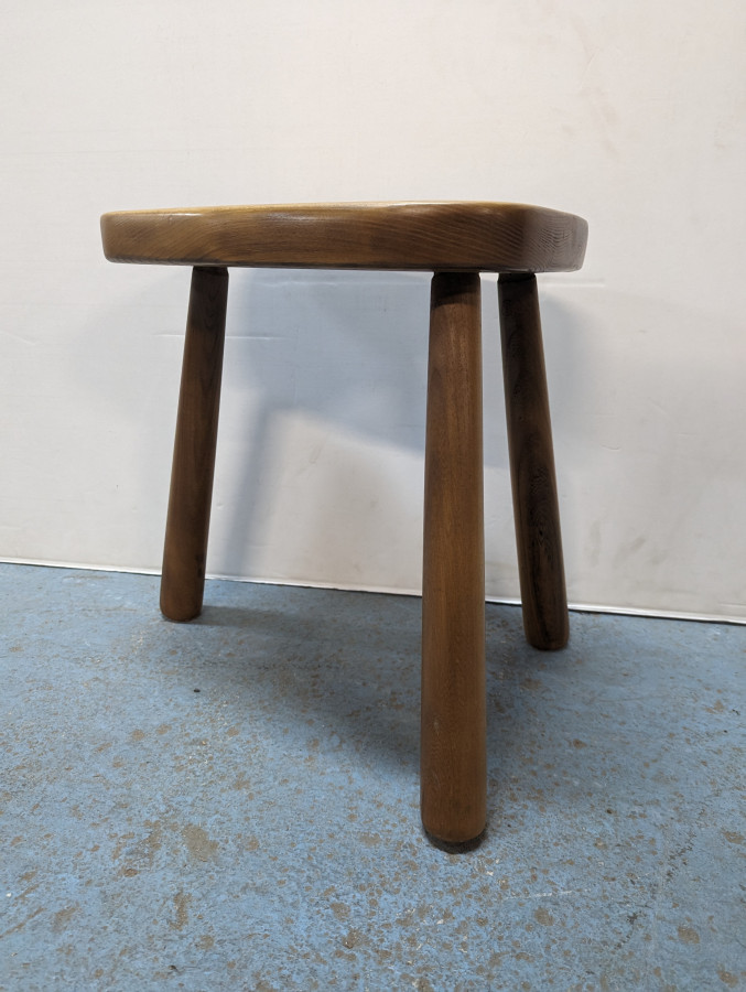 Tabouret style Brutaliste DLG Perriand