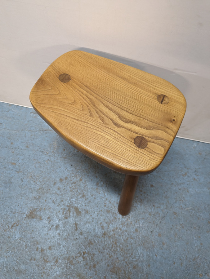 Tabouret style Brutaliste DLG Perriand
