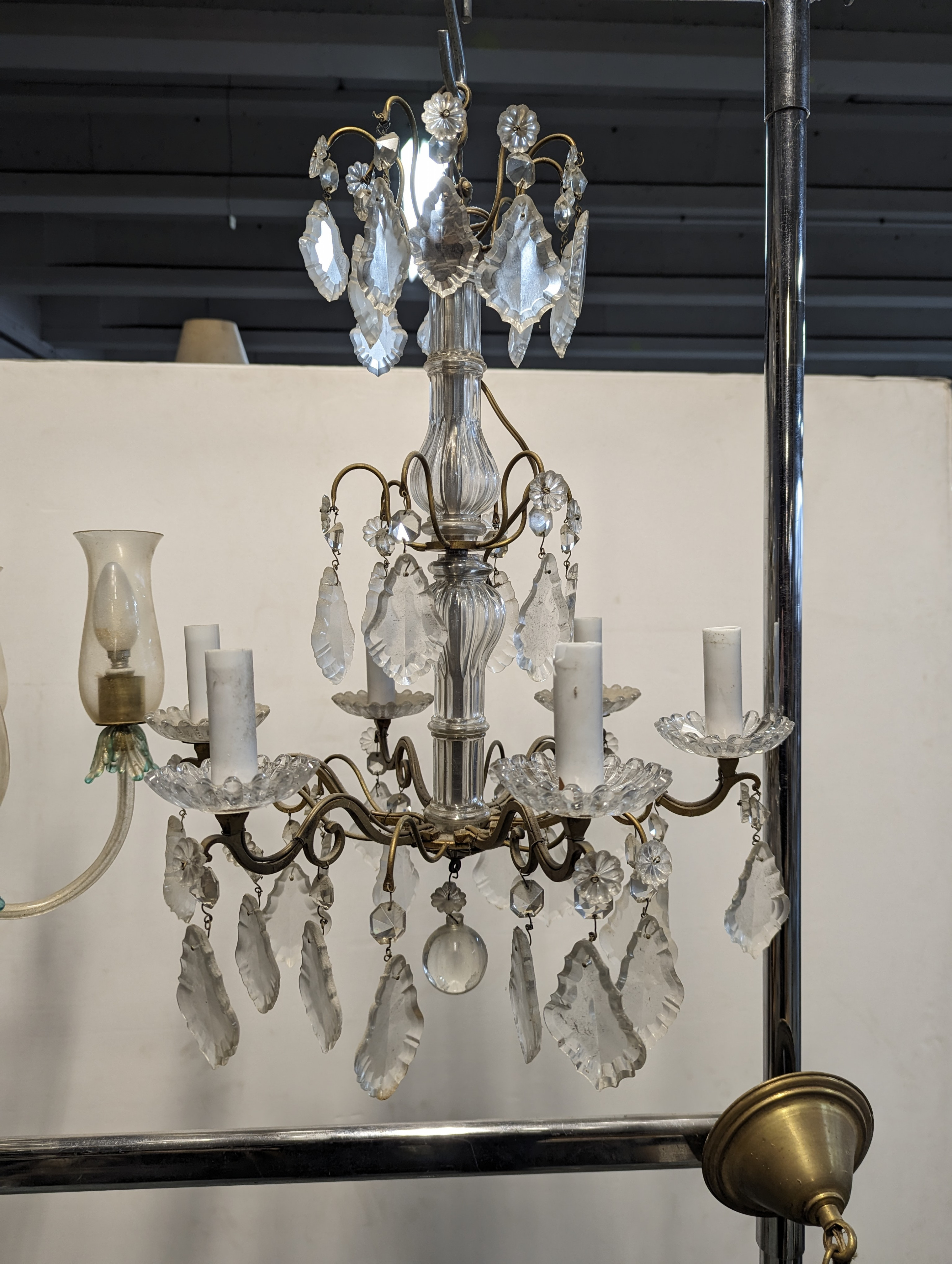 Lustre à pampille de style Louis XV en cristal - La Brocante En Ligne