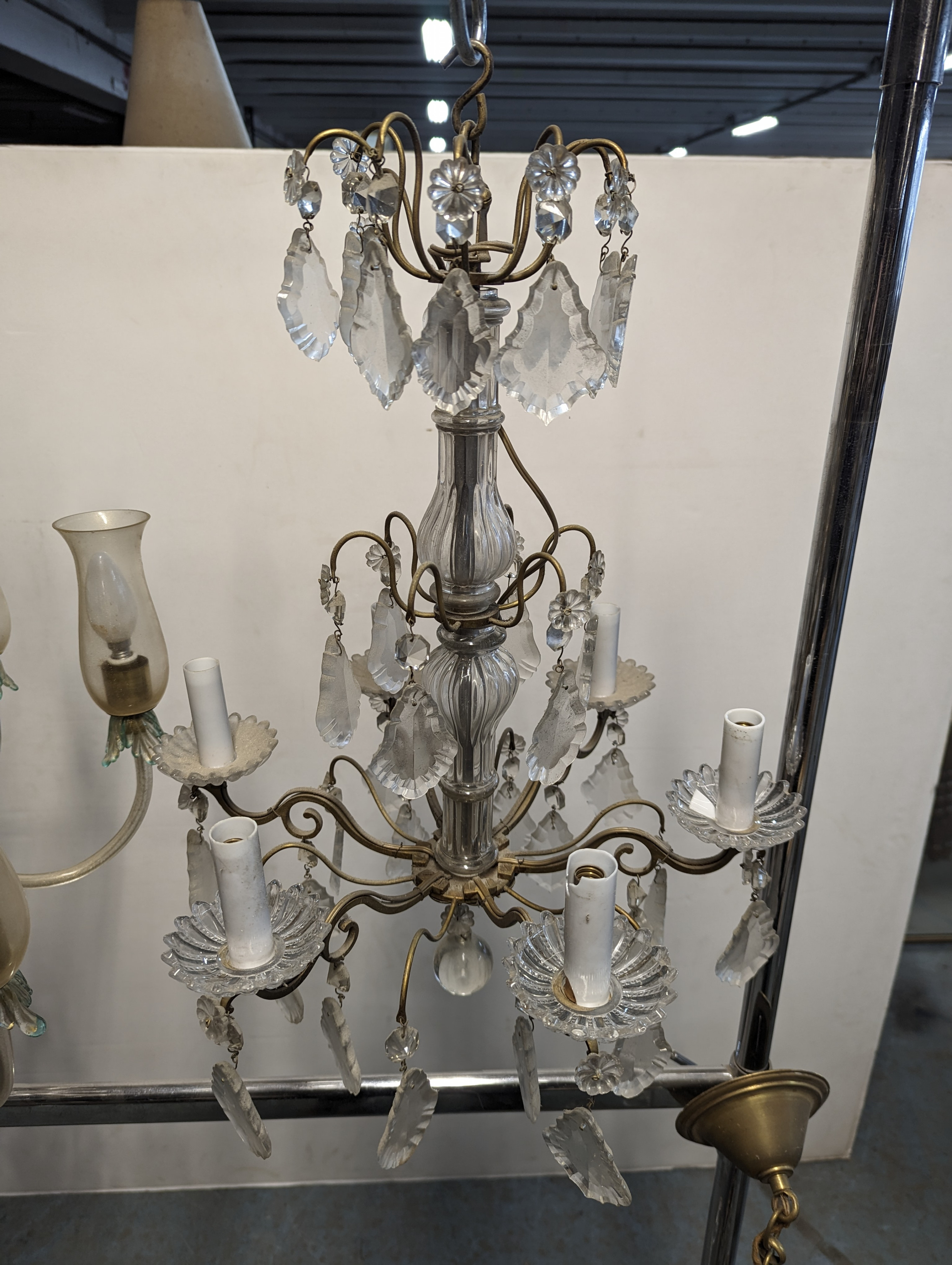 Lustre à pampille de style Louis XV en cristal - La Brocante En Ligne