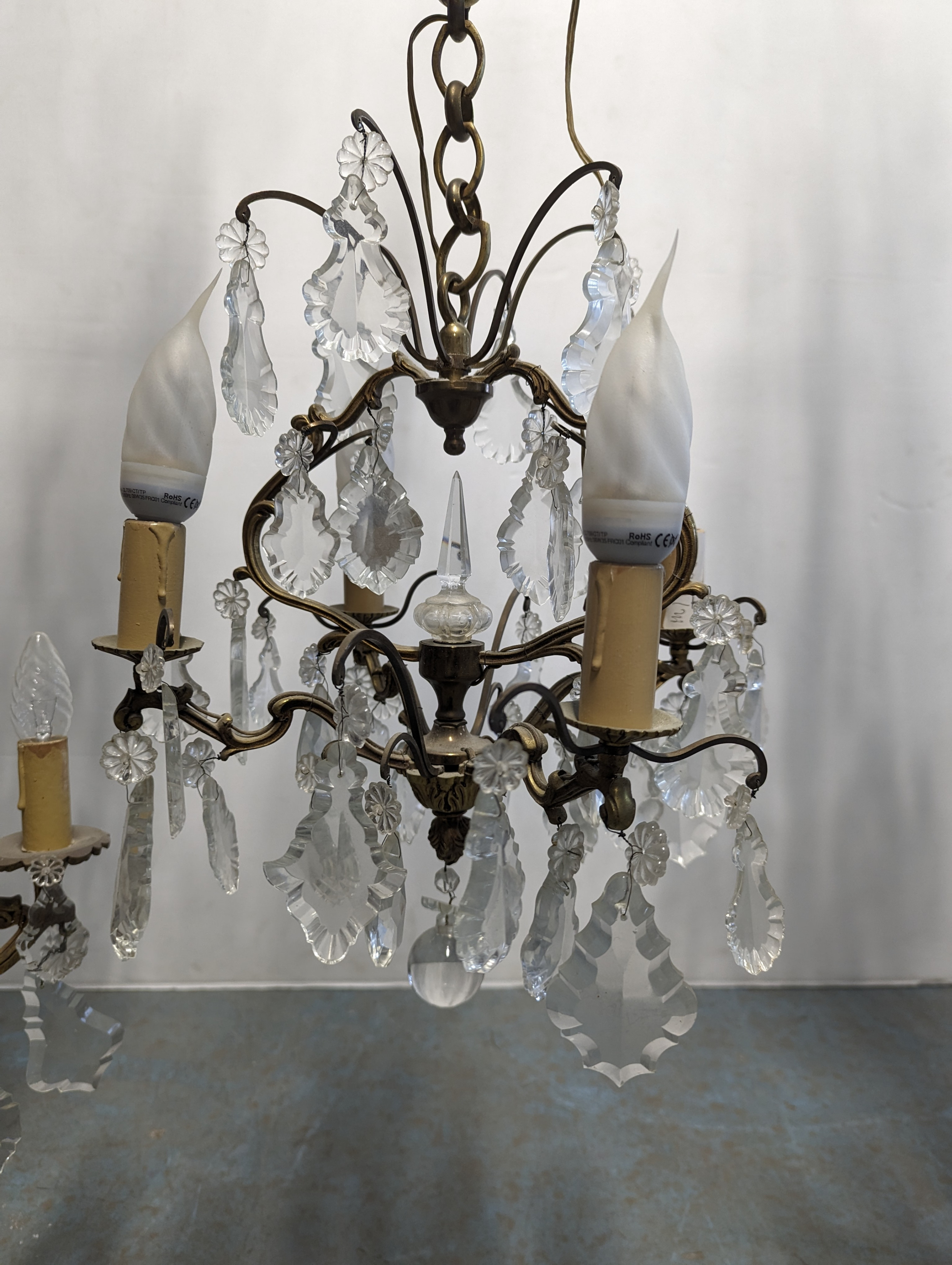 Lustre à pampille en cristal - La Brocante En Ligne
