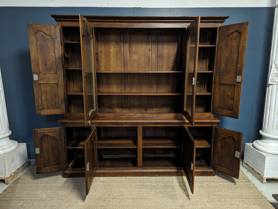 Grand buffet , bibliotheque 2 corps rustique en chêne mouluré