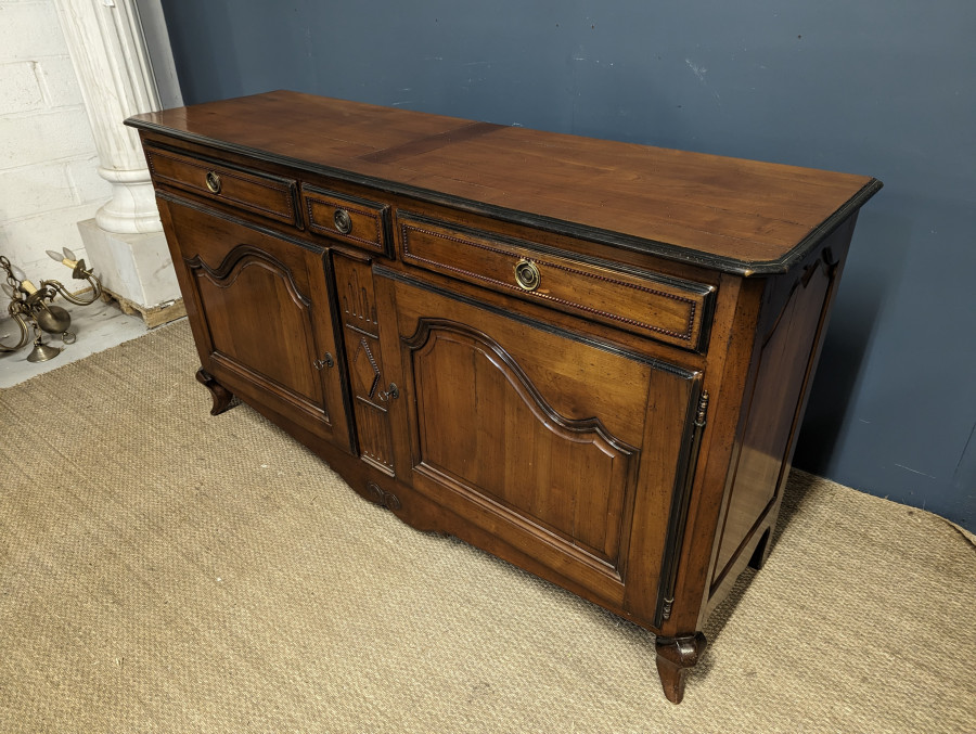 Buffet de style provencale en meriser