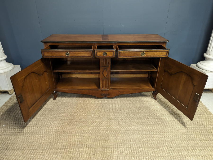 Buffet de style provencale en meriser