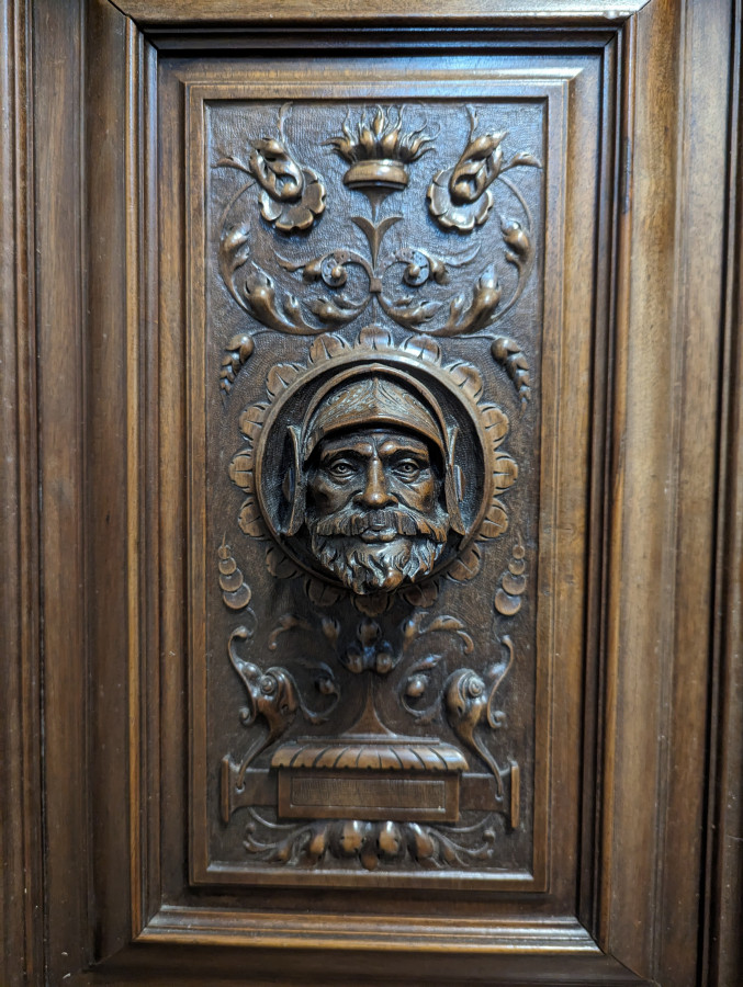 Buffet de style Renaissance en Noyer