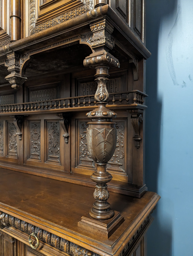 Buffet de style Renaissance en Noyer