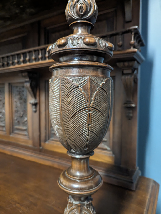 Buffet de style Renaissance en Noyer