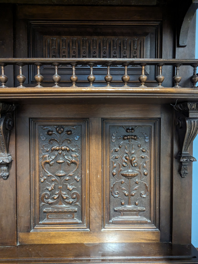 Buffet de style Renaissance en Noyer