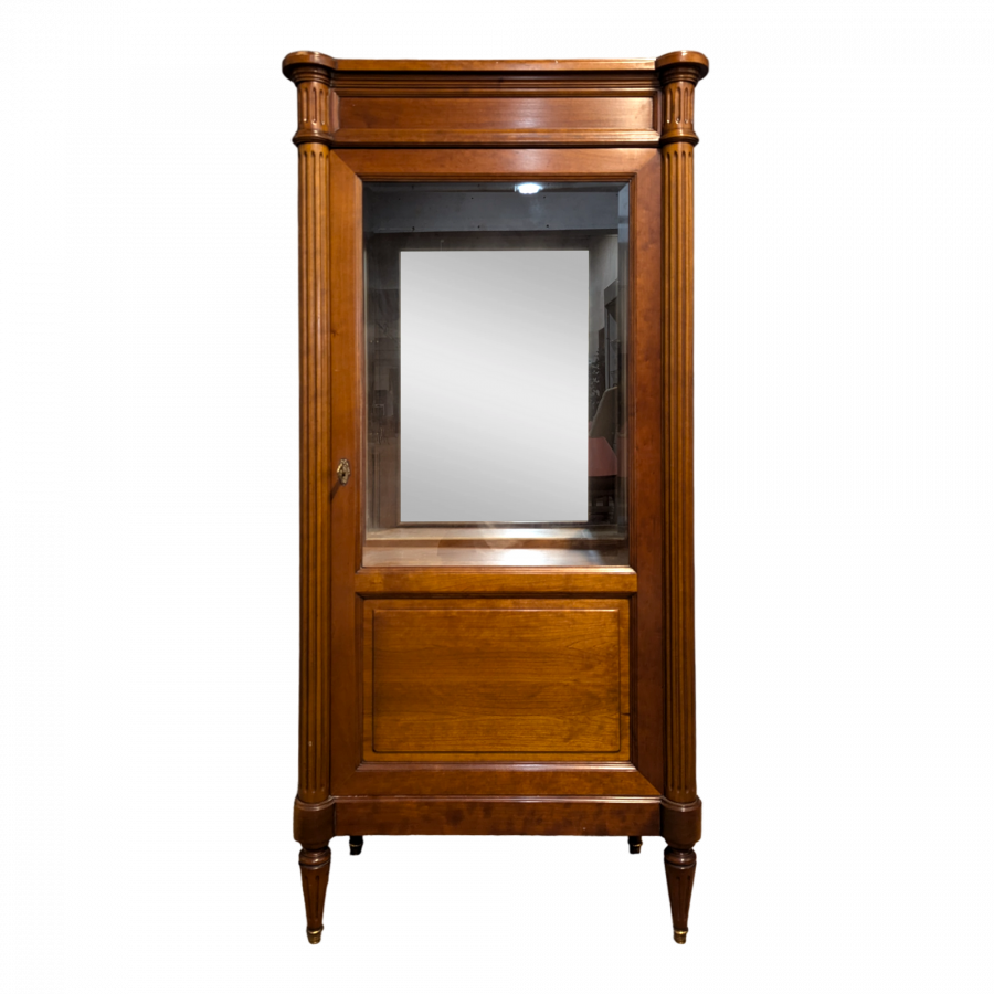 Vitrine en merisier de style Louis XVI