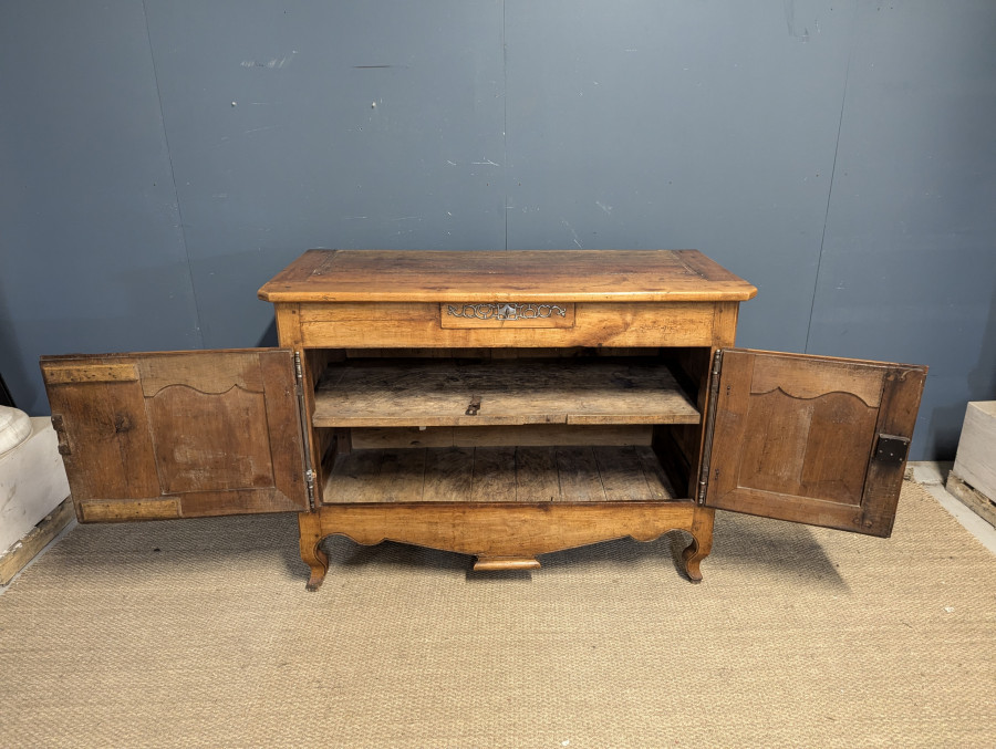 Buffet en merisier de style provençale début XIXe