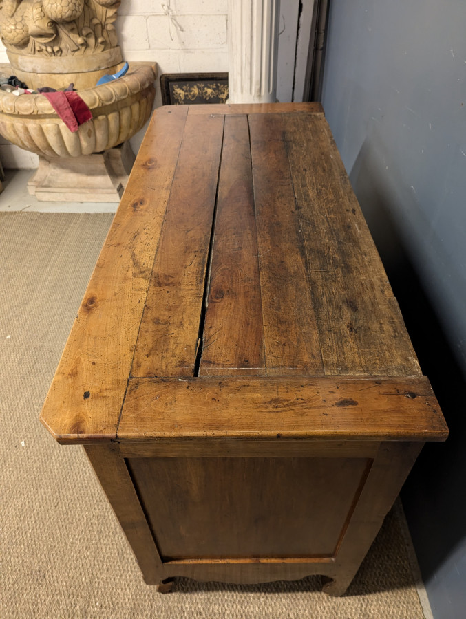 Buffet en merisier de style provençale début XIXe