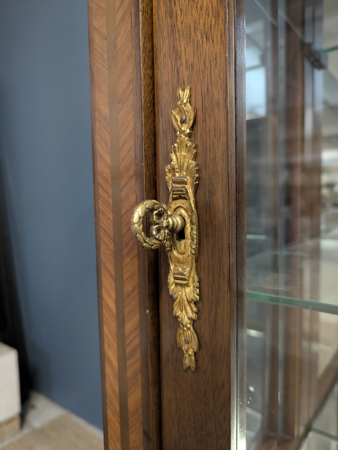 Vitrine de style Empire