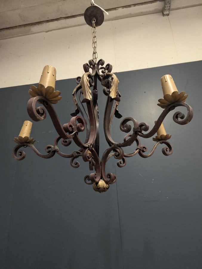 Lustre en fer forgé
