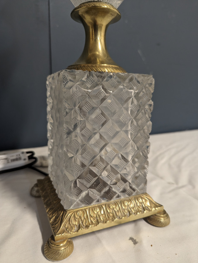 Pied de lampe de style Empire en cristal taillé et bronze