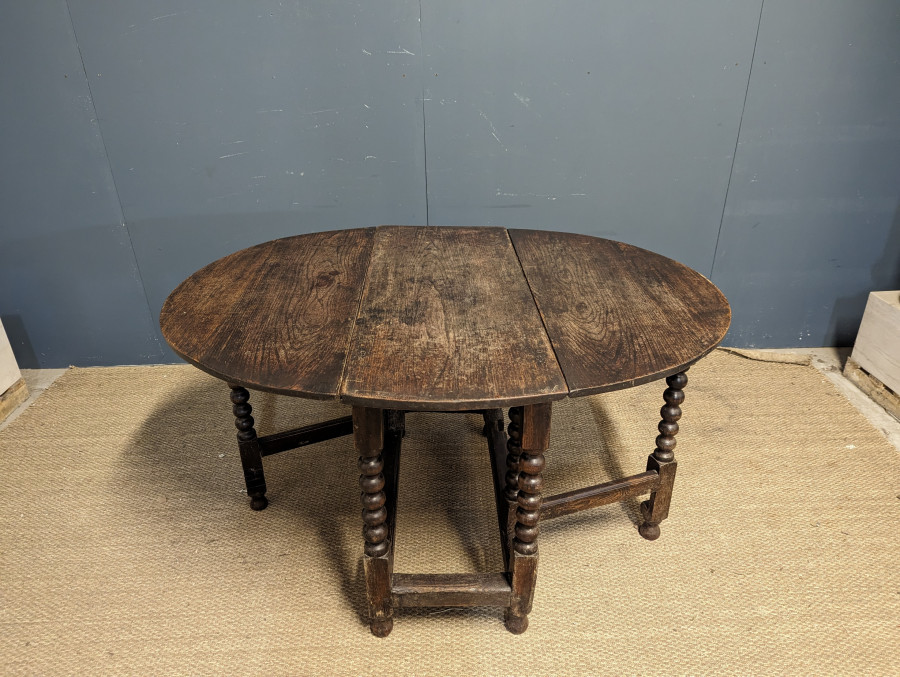 Table Gateleg du XIXe piéds bobines