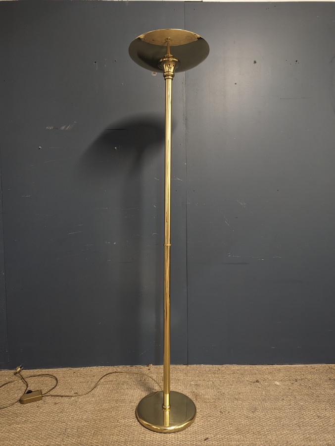 Lampadaire doré Maison le Dauphin
