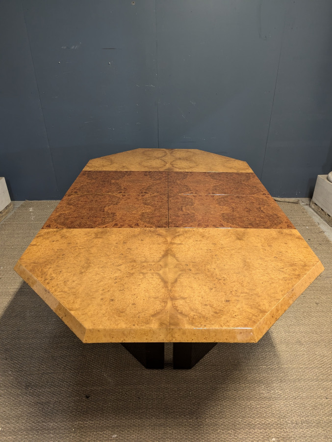 Table en Loupe d'orme de Jean-Claude Mahey
