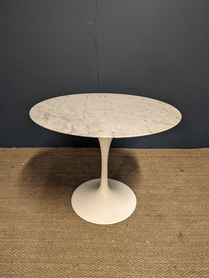 Table tulipe en marbre DLG Eero Saarinen