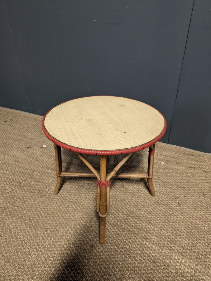Table d'apoint en bambou