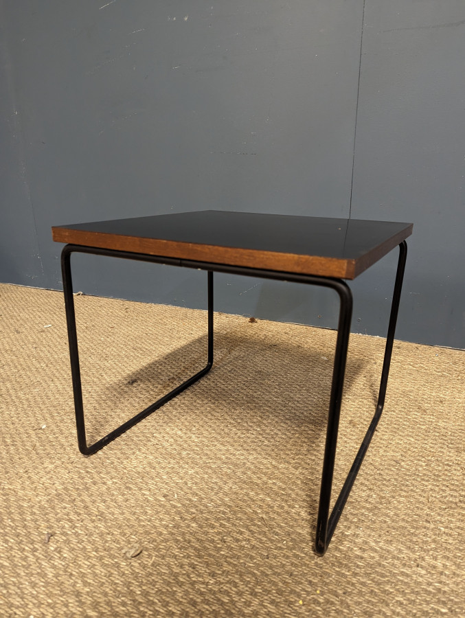 Table d'appoint noire Guariche pour Steiner