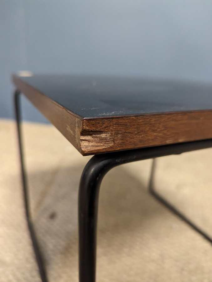 Table d'appoint noire Guariche pour Steiner