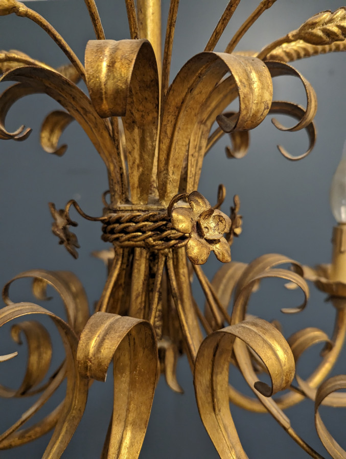Lustre doré Hollywood Regency